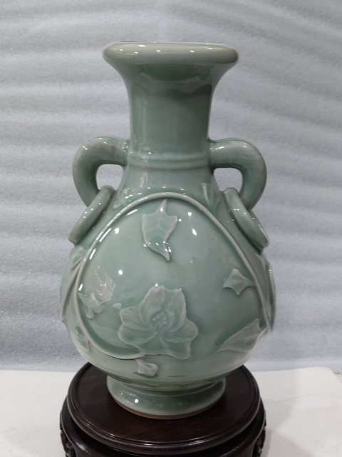 古玩陶瓷青釉象耳瓶拍賣,當前價格880元