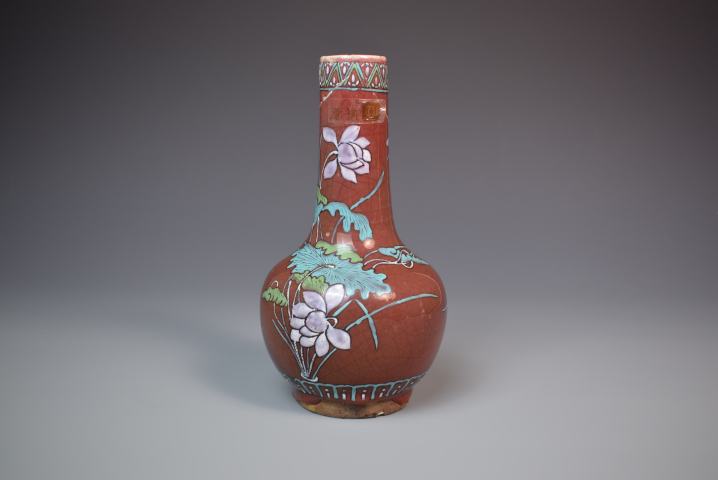 古玩陶瓷清晚期郎紅釉加彩花卉紋天球瓶拍賣，當前價格2600元