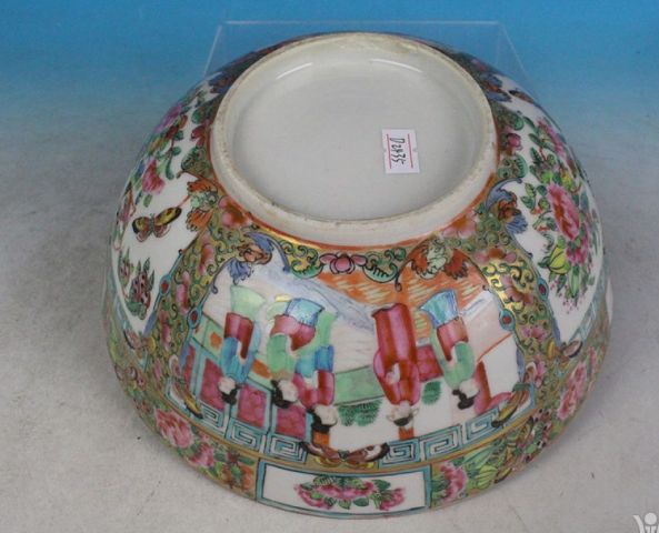 古玩陶瓷請代咸豐廣彩開窗人物潘趣大碗拍賣，當(dāng)前價格9000元