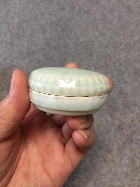 古玩陶瓷湖田窯影青印花粉盒拍賣，當前價格6800元