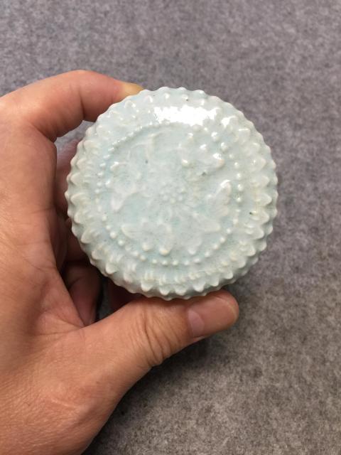 古玩陶瓷湖田窯影青印花粉盒拍賣,當前價格6700元