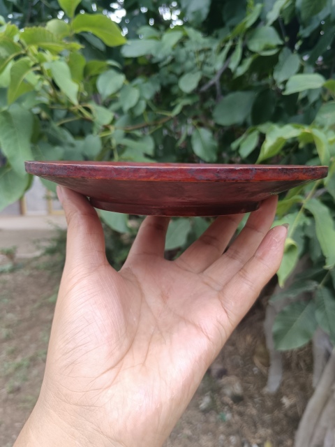 古玩陶瓷清晚期～紅釉木制盤子拍賣，當前價格999元