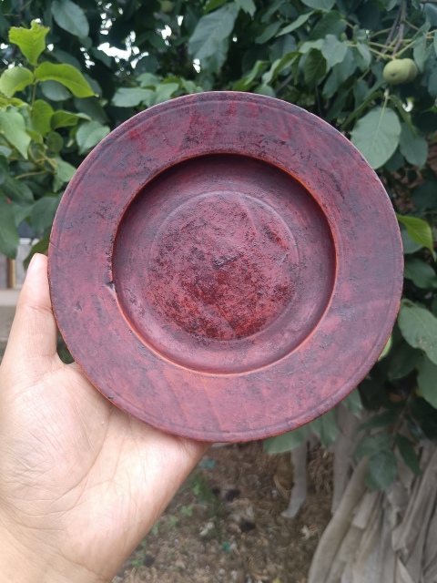 古玩陶瓷清晚期～紅釉木制盤子拍賣，當前價格999元