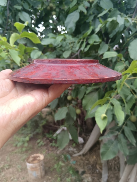 古玩陶瓷清晚期～紅釉木制盤子拍賣，當前價格999元