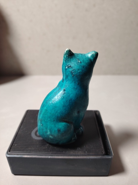 古玩陶瓷孔雀藍(lán)釉貓擺件拍賣(mài),當(dāng)前價(jià)格399元