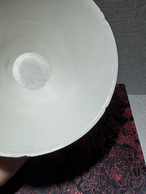 古玩陶瓷定窯荷花碗,口爆釉拍賣,當前價格9800元