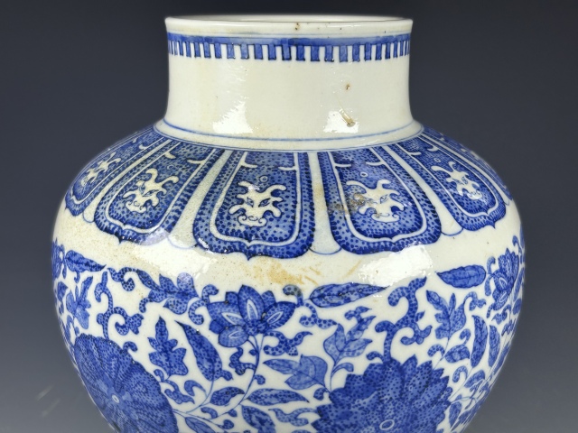 古玩陶瓷晚清青花纏枝寶相花紋尊拍賣，當前價格16000元