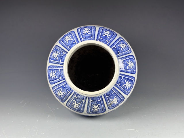 古玩陶瓷晚清青花纏枝寶相花紋尊拍賣，當前價格16000元