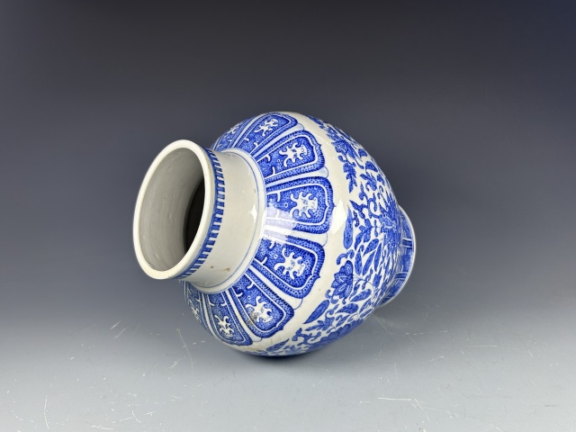 古玩陶瓷晚清青花纏枝寶相花紋尊拍賣，當前價格16000元