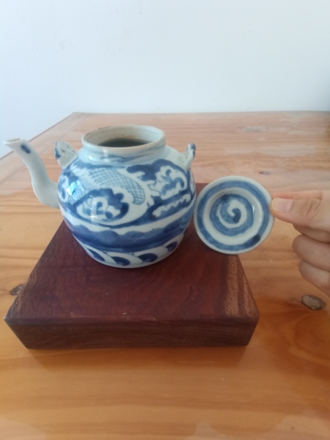 古玩陶瓷清中期.青花海水龍紋茶壺2900拍賣，當前價格2900元