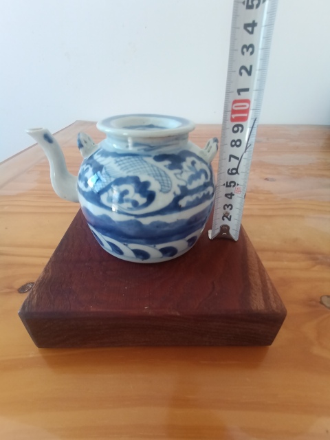 古玩陶瓷清中期.青花海水龍紋茶壺2900拍賣，當前價格2900元