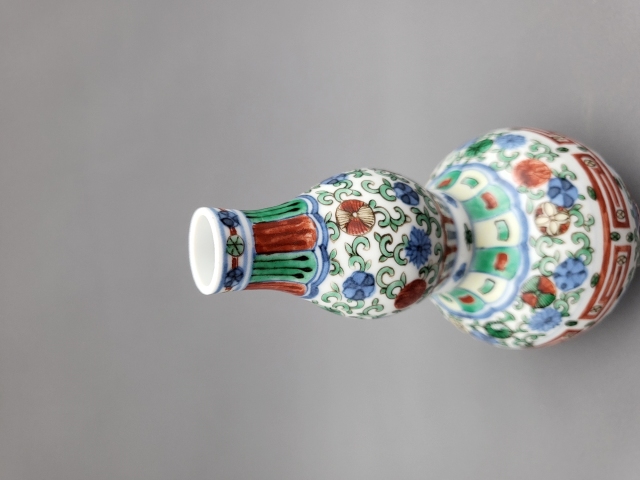 古玩陶瓷青花五彩花卉紋葫蘆瓶拍賣，當前價格8500元