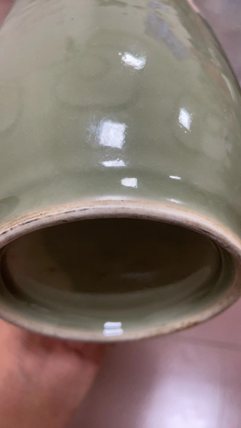 古玩陶瓷民國豆青釉暗刻花卉紋燈籠瓶拍賣,當前價格6500元