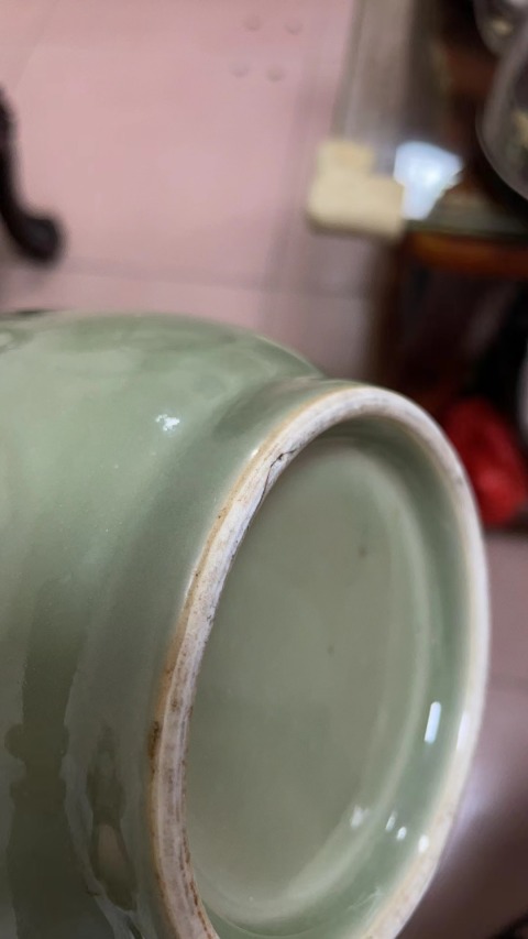 古玩陶瓷民國豆青釉暗刻花卉紋燈籠瓶拍賣,當前價格6500元