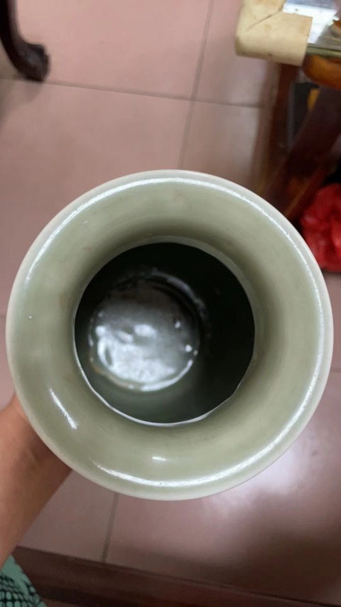 古玩陶瓷民國豆青釉暗刻花卉紋燈籠瓶拍賣,當前價格6500元