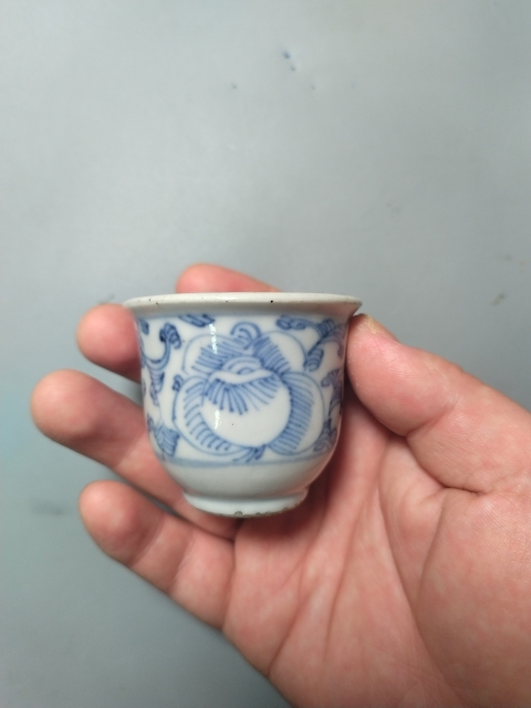 古玩陶瓷清中.景德鎮青花纏枝花紋杯460拍賣,當前價格460元