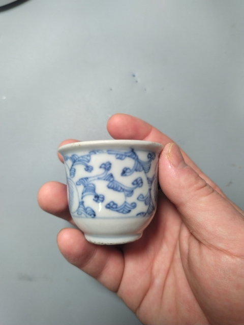 古玩陶瓷清中.景德鎮青花纏枝花紋杯460拍賣,當前價格460元