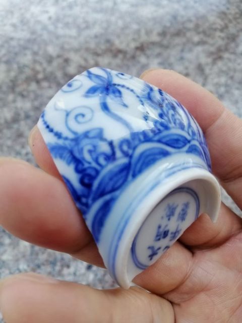 古玩陶瓷成化官窯拍賣(mài)，當(dāng)前價(jià)格3900元