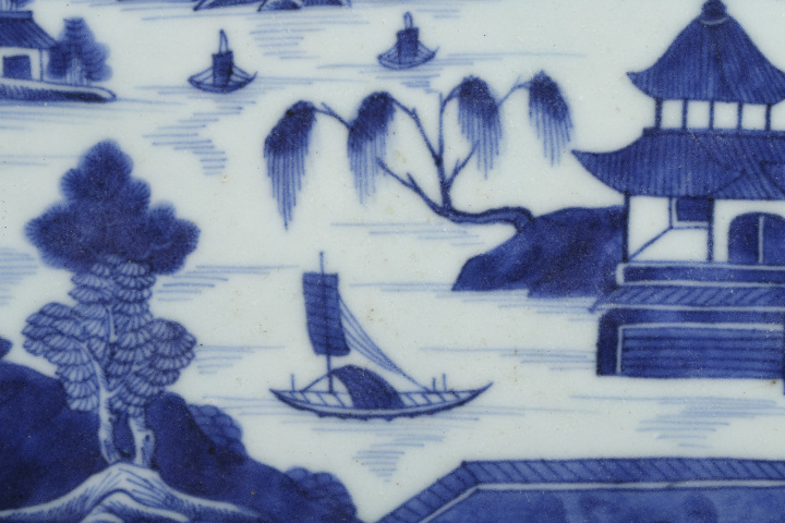 古玩陶瓷清花大溫盤(清中,域鑒實物鑒真)拍賣,當(dāng)前價格2680元