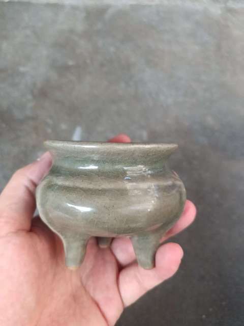 古玩陶瓷宋代龍泉窯鬲式爐拍賣,當前價格8000元