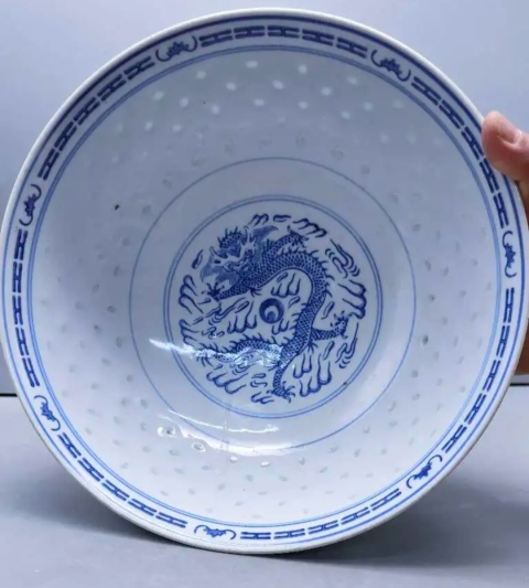 古玩陶瓷精美創匯時期青花花卉紋大碗拍賣,當前價格120元