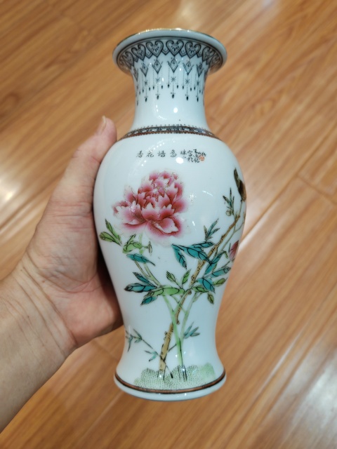 古玩陶瓷70年代粉彩花鳥紋觀音瓶真品鑒賞圖