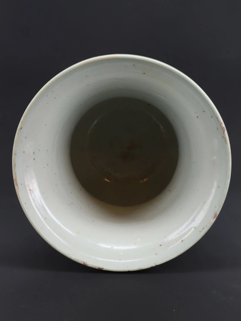 古玩陶瓷豆青釉堆白花卉紋盤口花觚拍賣，當前價格1888元