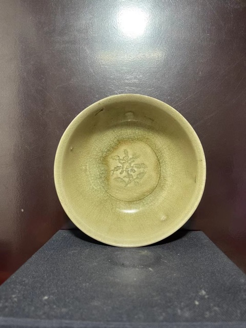 古玩陶瓷元龍泉青瓷花卉紋撇口碗拍賣,當前價格5500元