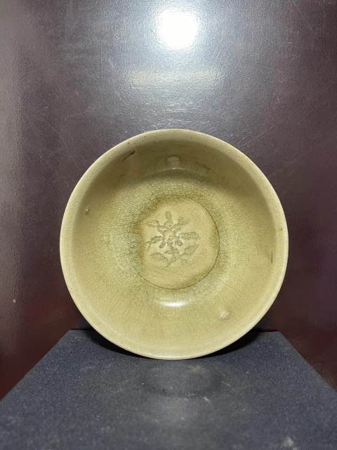 古玩陶瓷元龍泉青瓷花卉紋撇口碗拍賣,當前價格5500元