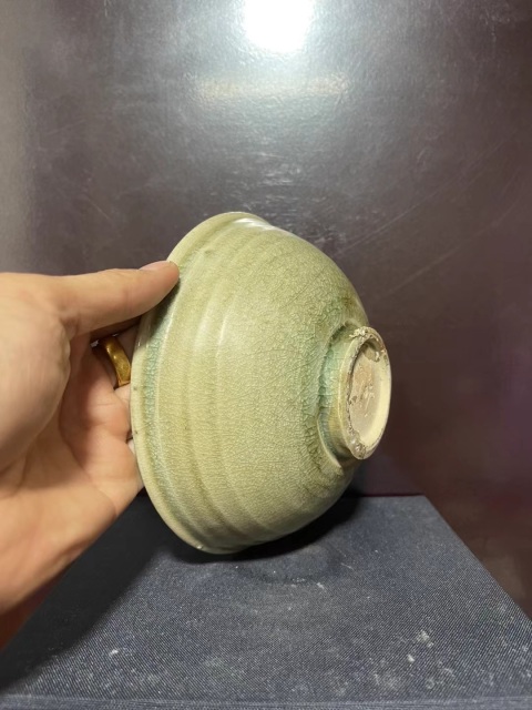 古玩陶瓷元龍泉青瓷花卉紋撇口碗拍賣,當前價格5500元