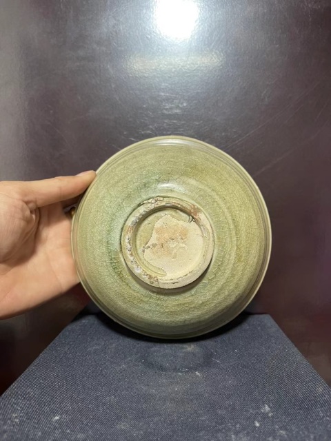 古玩陶瓷元龍泉青瓷花卉紋撇口碗拍賣,當前價格5500元