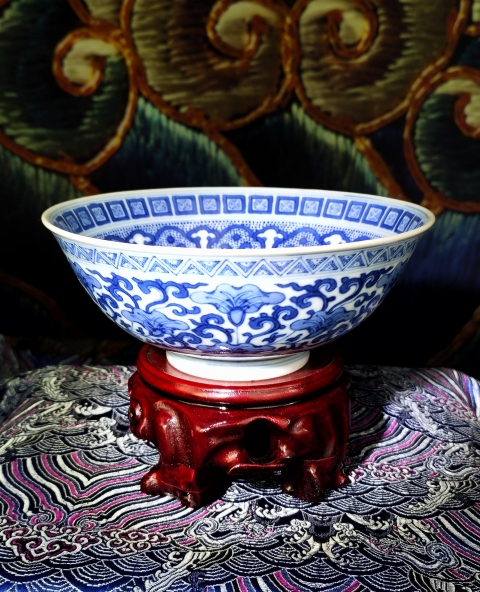 古玩陶瓷【2025精品道光官窯】青花纏枝苜蓿花卉紋碗拍賣,當前價格268000元