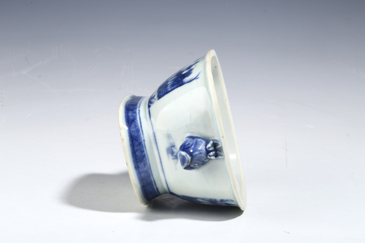 古玩陶瓷清中·青花山水樓閣紋小蓋鍋拍賣,當前價格3500元