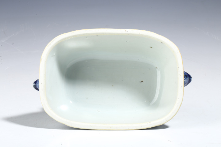 古玩陶瓷清中·青花山水樓閣紋小蓋鍋拍賣,當前價格3500元