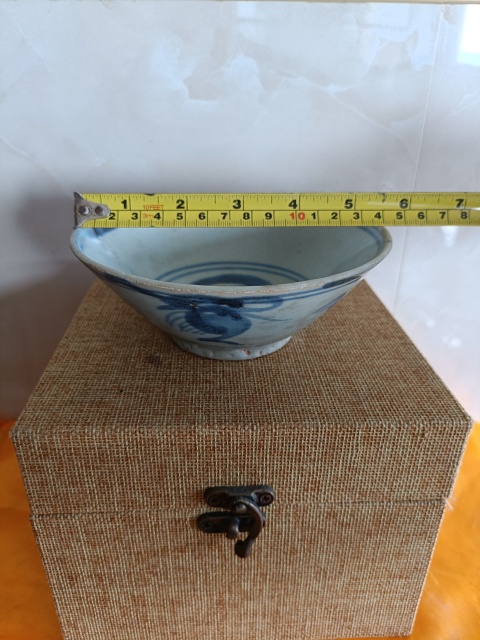 古玩陶瓷明中期墨書款青花花卉紋碗拍賣,當(dāng)前價格298元
