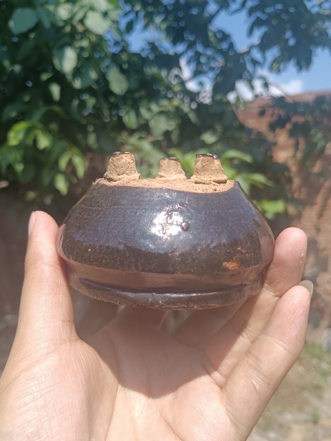 古玩陶瓷元末明初～窯變黑釉三足香爐拍賣，當前價格1888元