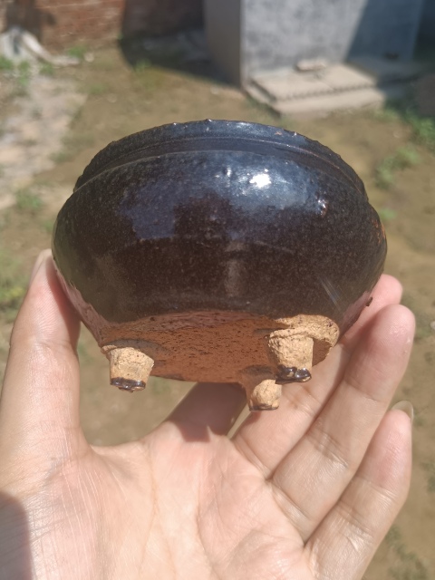 古玩陶瓷元末明初～窯變黑釉三足香爐拍賣，當前價格1888元