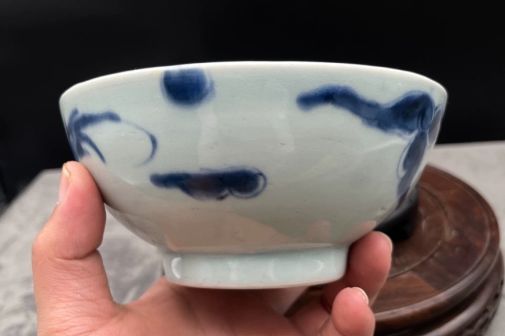 古玩陶瓷過墻龍紋青花碗拍賣,當前價格0元