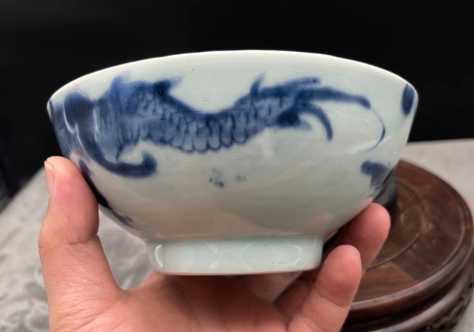 古玩陶瓷過墻龍紋青花碗拍賣,當前價格0元