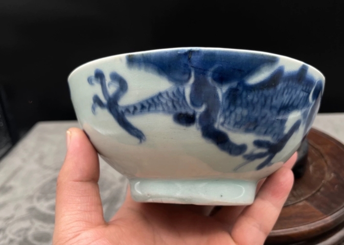 古玩陶瓷過墻龍紋青花碗拍賣,當前價格0元