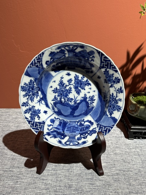 古玩陶瓷清代康熙青花花卉紋盤拍賣，當前價格4800元