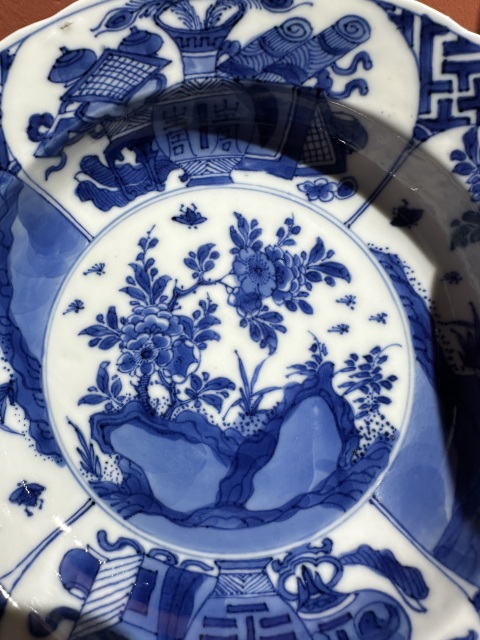 古玩陶瓷清代康熙青花花卉紋盤拍賣，當前價格4800元