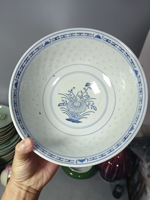 古玩陶瓷精美創匯時期青花花卉紋大碗拍賣,當前價格120元