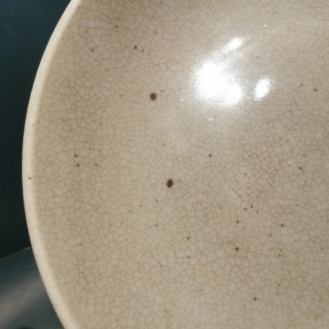古玩陶瓷晚清哥釉大盤拍賣,當(dāng)前價格1200元