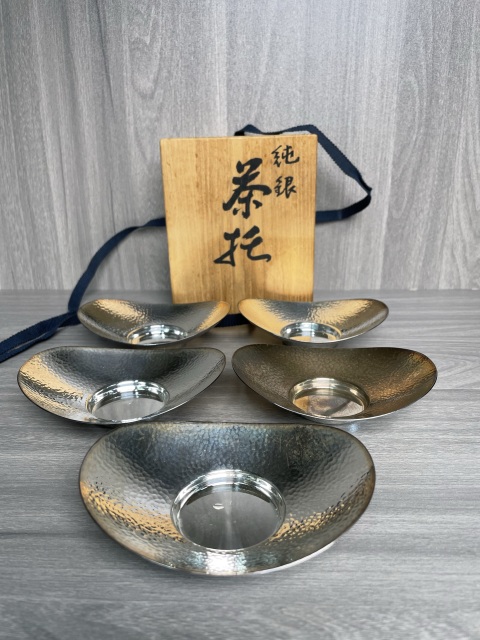 古玩雜項清末民初 純銀老茶托五套（帶原盒）拍賣，當前價格2900元