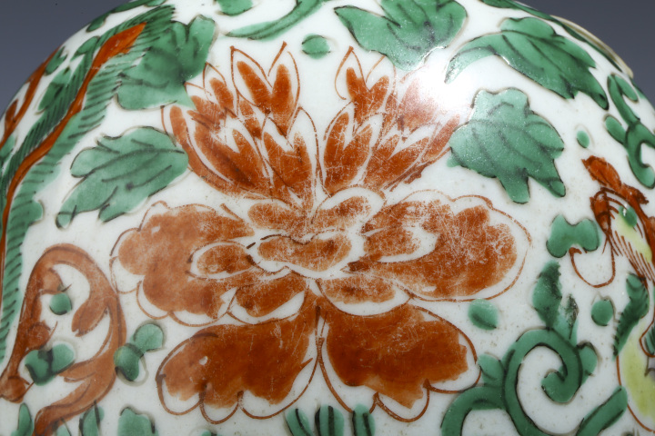 古玩陶瓷清康熙·五彩鳳穿牡丹紋瓶拍賣，當前價格15800元