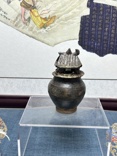 古玩陶瓷宋代精品褐釉蒼谷 博物館級別拍賣，當前價格239元