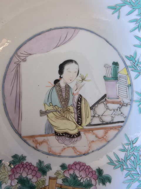 古玩陶瓷清晚期粉彩(簪花仕女圖)凈手盆拍賣,當前價格16888元