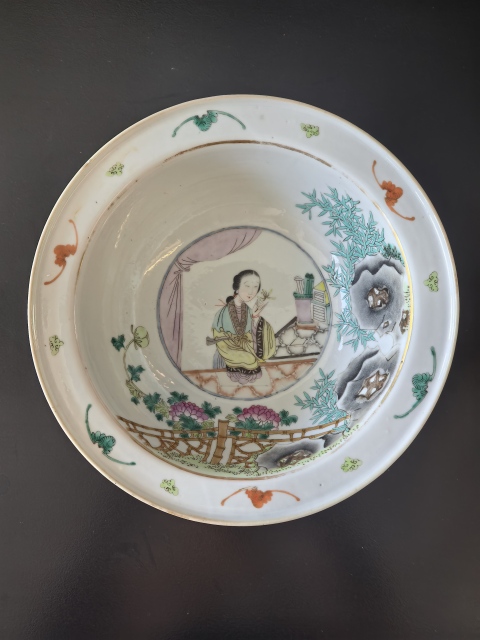 古玩陶瓷清晚期粉彩(簪花仕女圖)凈手盆拍賣,當前價格16888元