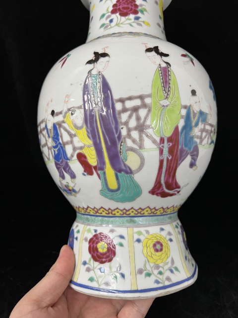 古玩陶瓷清光緒粉彩人物故事瓶拍賣，當前價格12000元